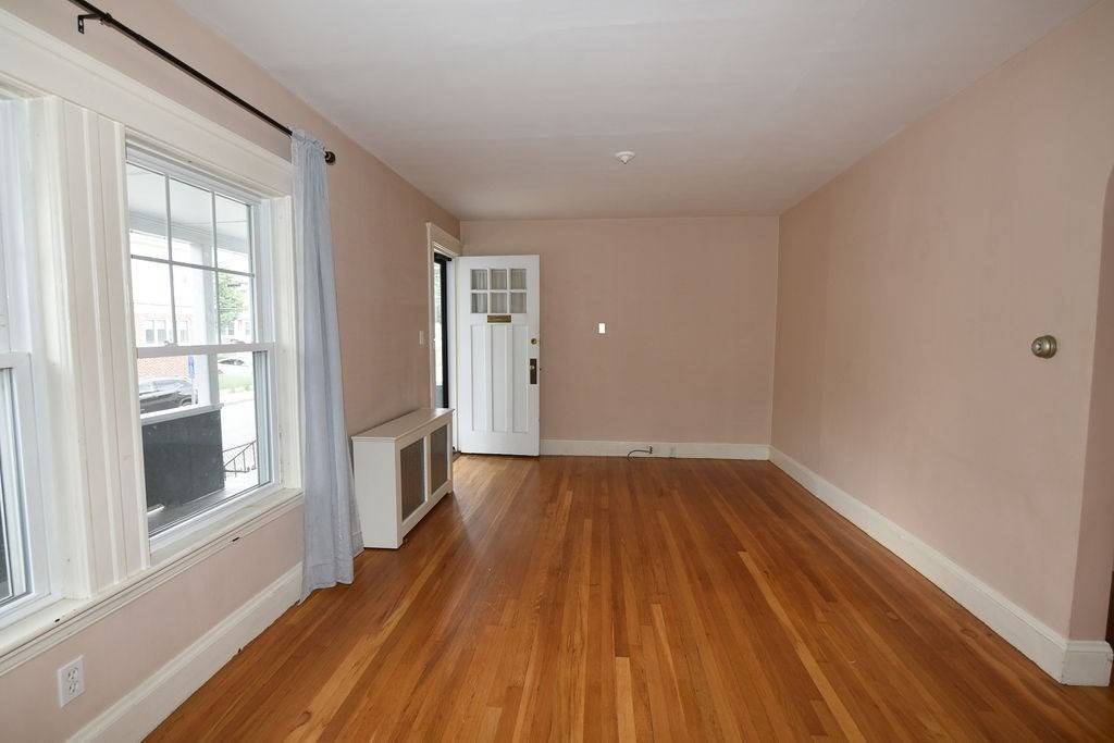 Medford, MA 02155,75 Linwood St #1