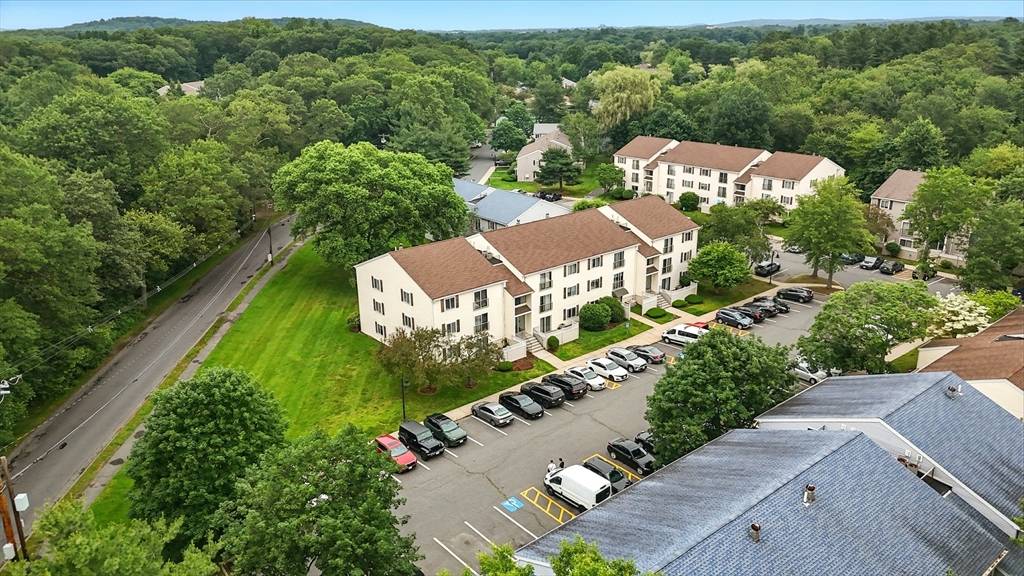 Natick, MA 01760,49 Village Brook Ln #2
