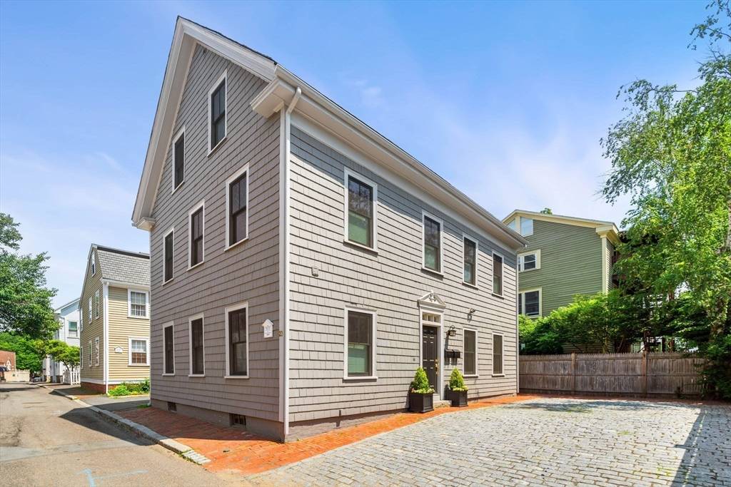 Salem, MA 01970,23 Union Street #2