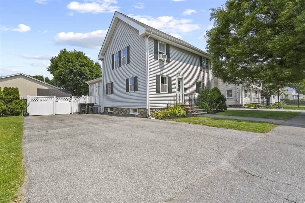 Peabody, MA 01960,26 Longview Way