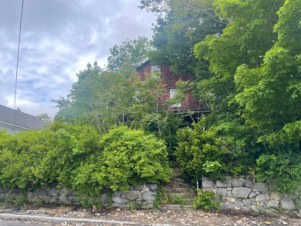 Lowell, MA 01854,40 7th Ave