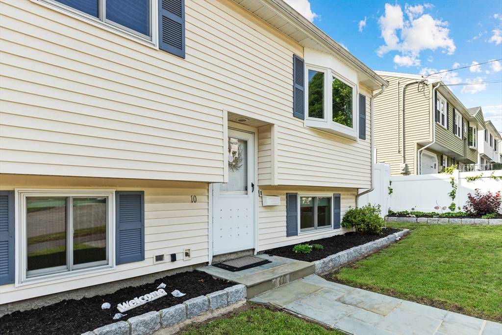 Peabody, MA 01960,10 Murdock Dr