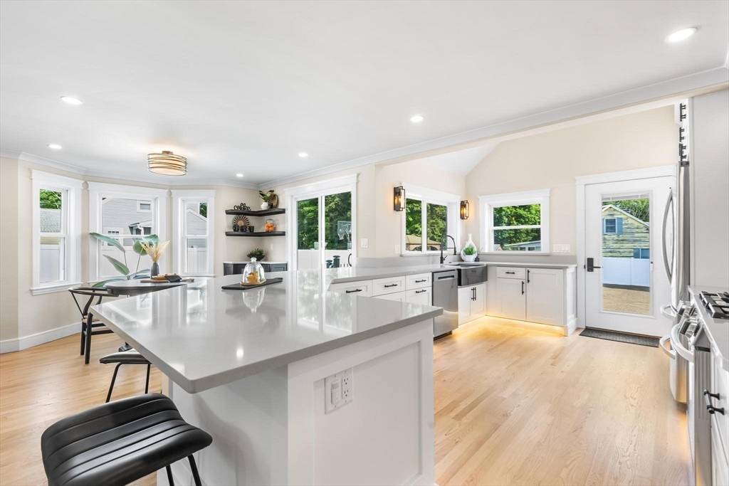 Peabody, MA 01960,586 Lowell St