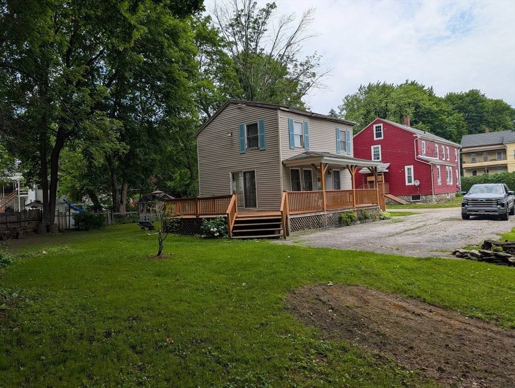 Webster, MA 01570,8 May St
