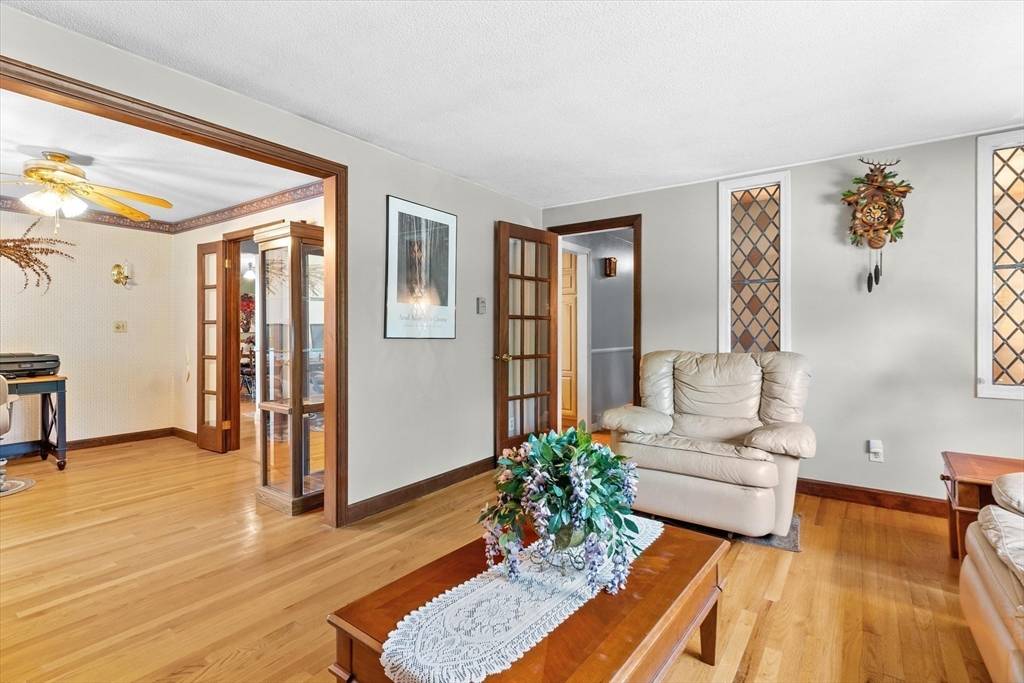 Salisbury, MA 01952,15 Cushing Street