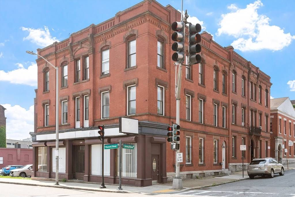 Worcester, MA 01609,104 Pleasant St