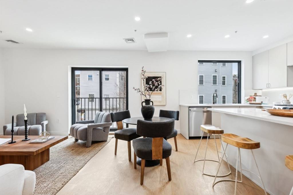 Boston, MA 02127,236-256 Dorchester Street #201