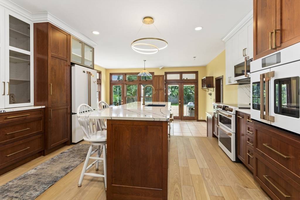 Dedham, MA 02026,29 Boulevard Road