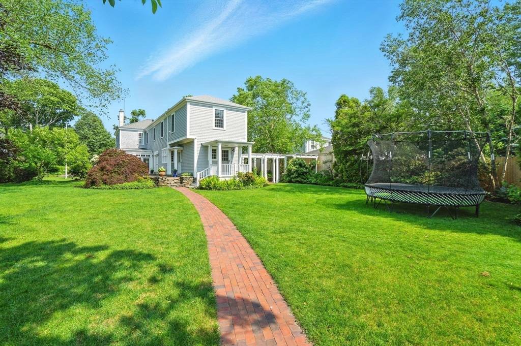 Duxbury, MA 02332,338 Washington St