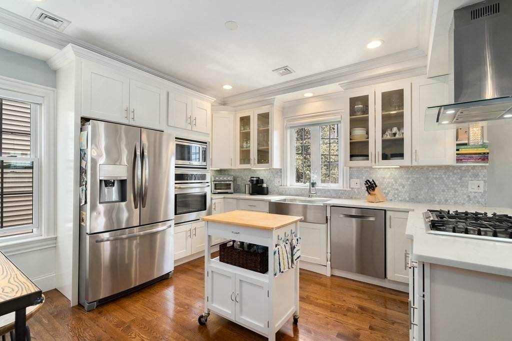 Boston, MA 02127,22 Mercer St #2