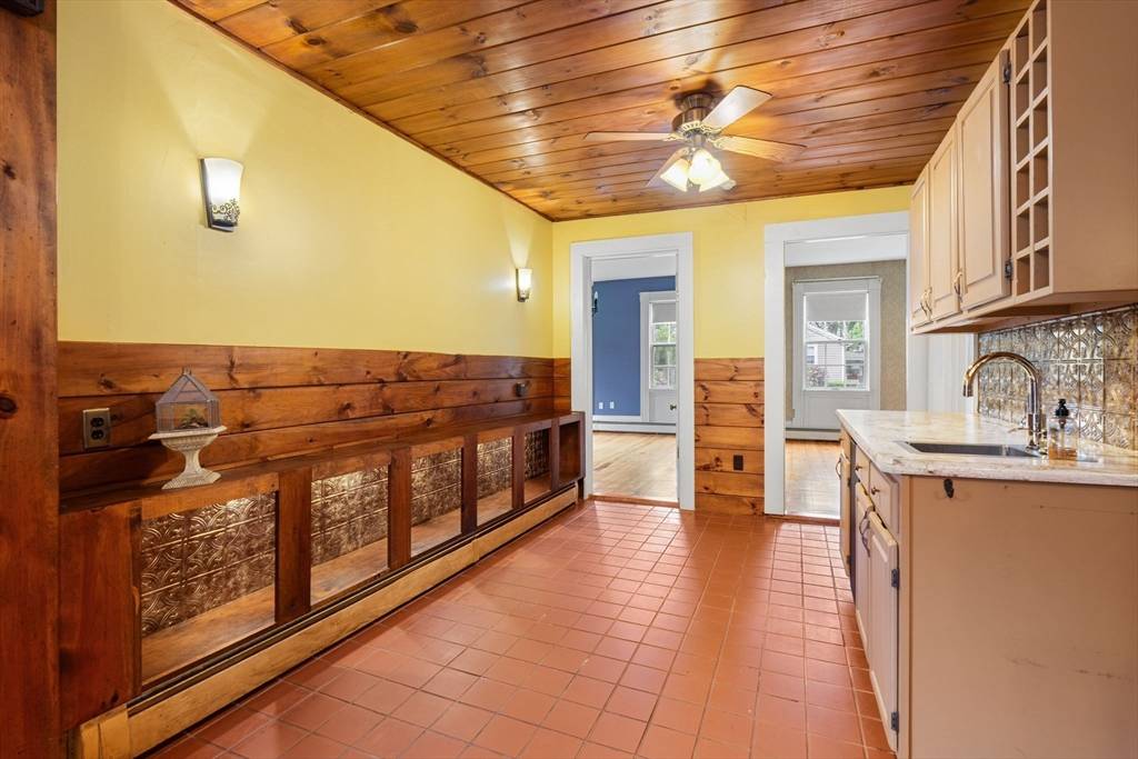 East Bridgewater, MA 02333,406 Central St
