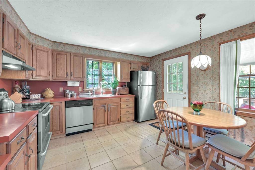 Sturbridge, MA 01566,99 Cricket Drive