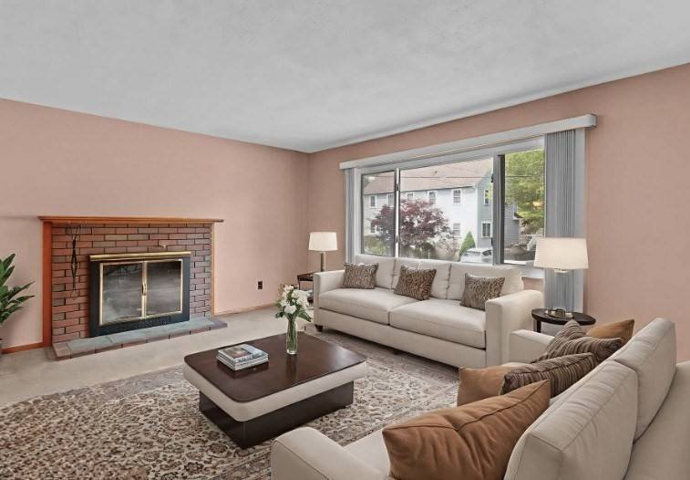 Saugus, MA 01906,9 Hilltop Ave