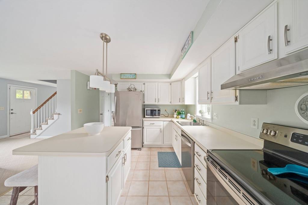 Plymouth, MA 02360,8 Joyce Dr