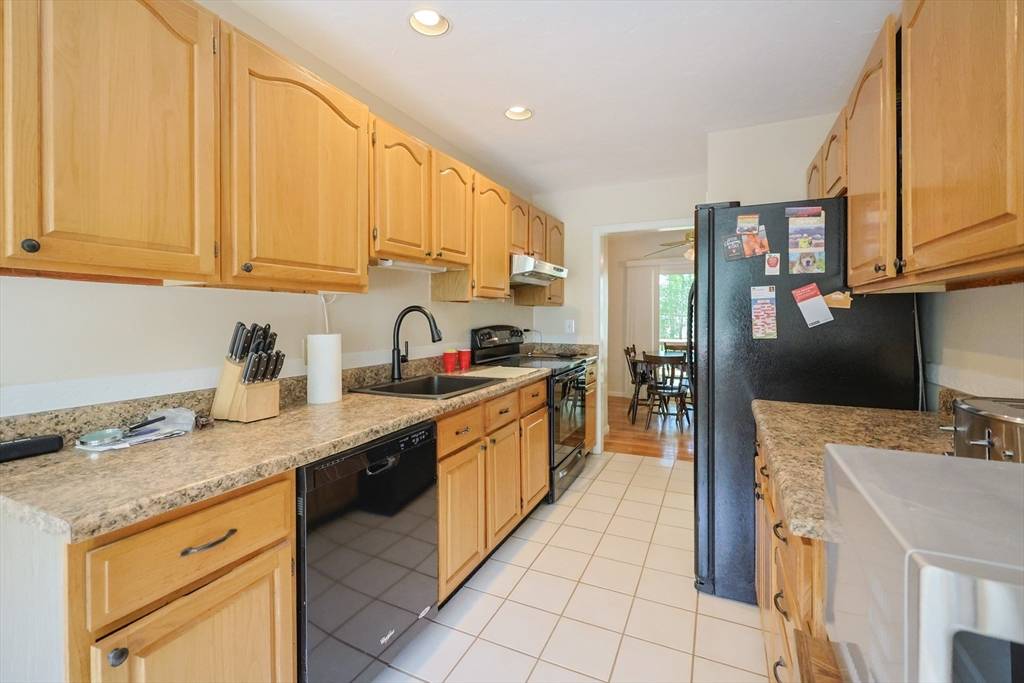 Northbridge, MA 01588,219 Heritage Dr #219