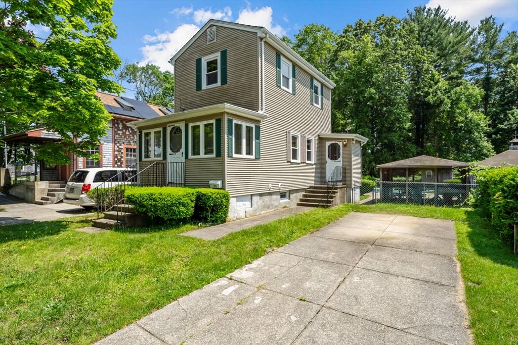 New Bedford, MA 02745,916 Bristol St