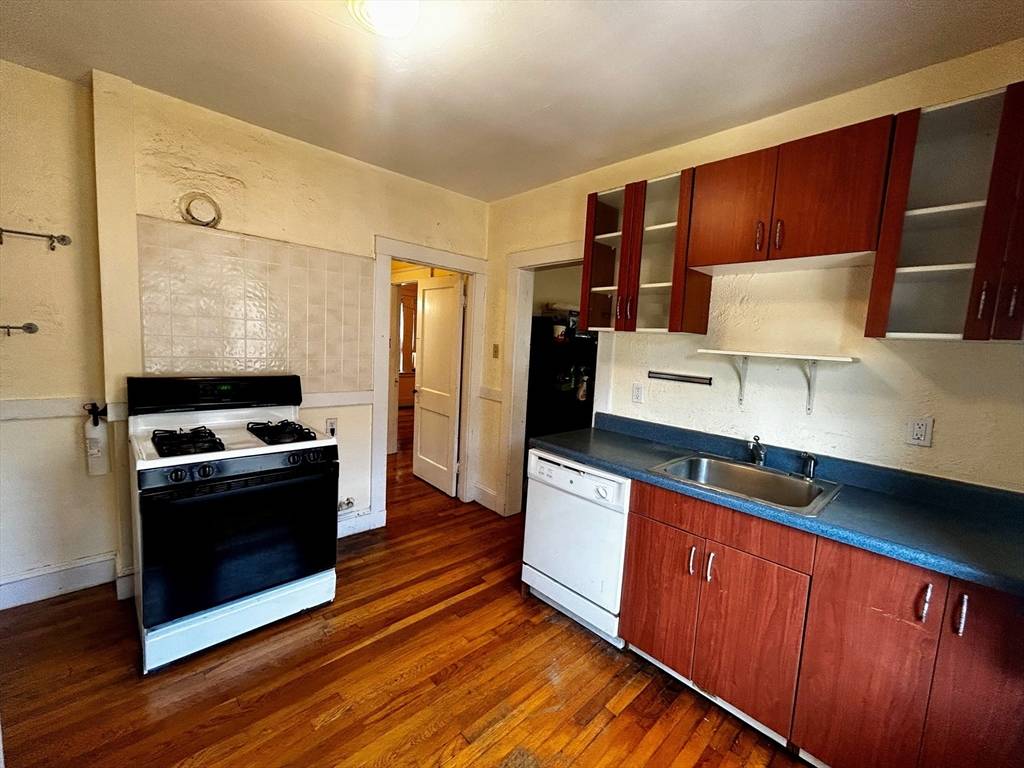 Boston, MA 02130,111 Williams St #3