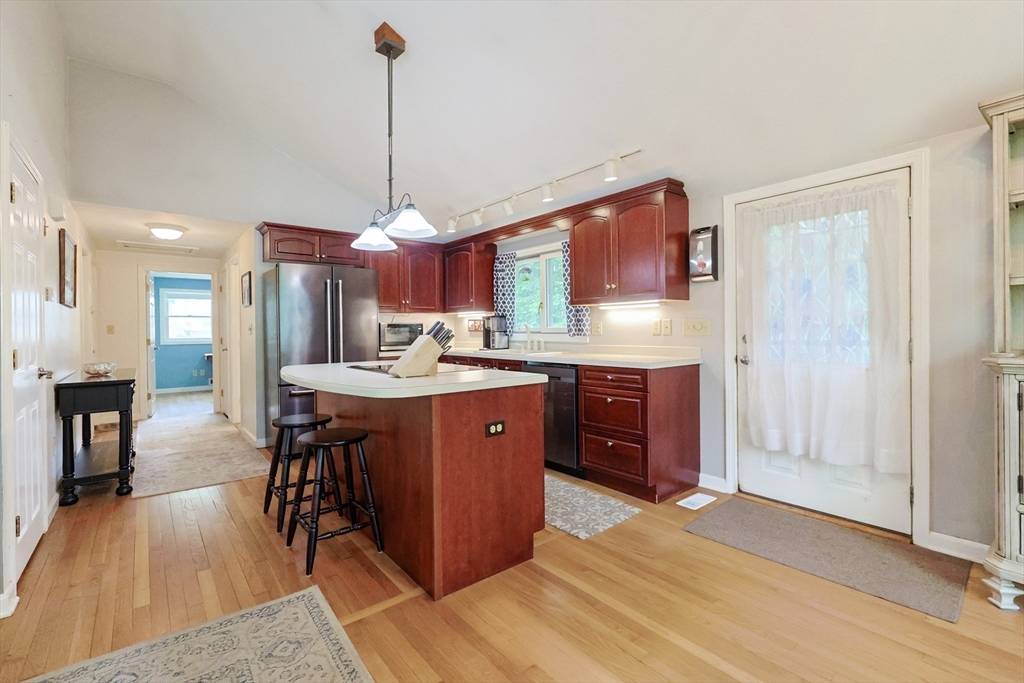 Holden, MA 01520,47 Dorothy Ave