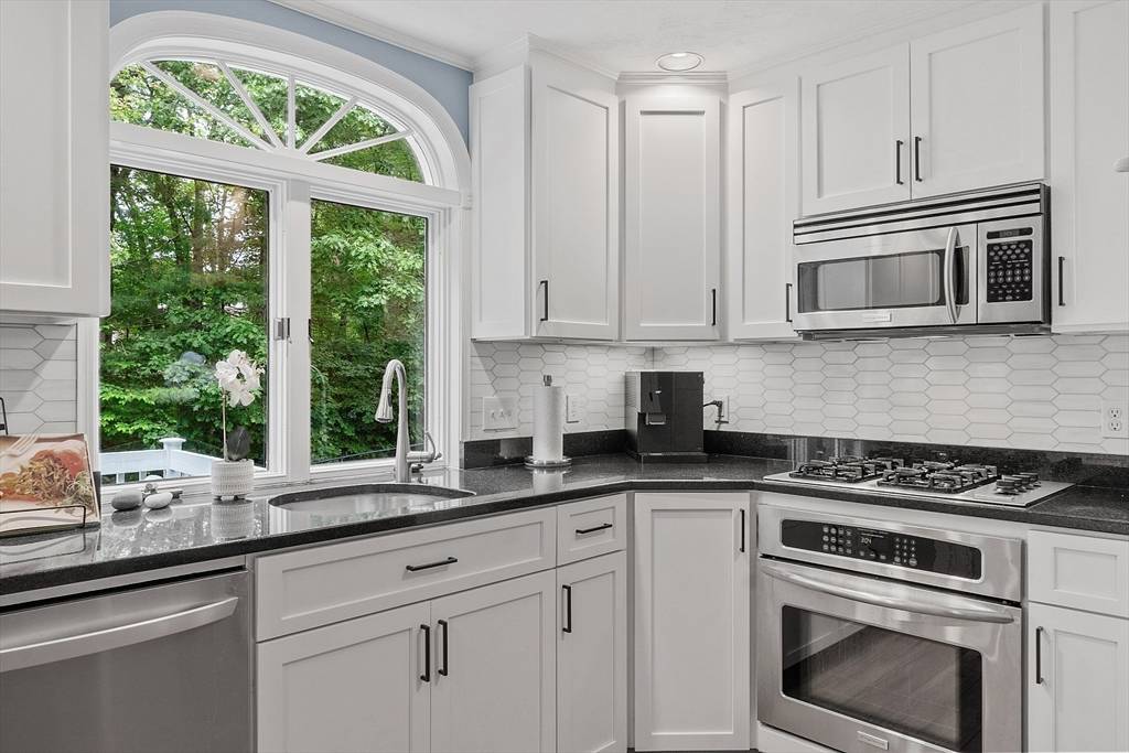 Haverhill, MA 01832,35 Village Woods Rd
