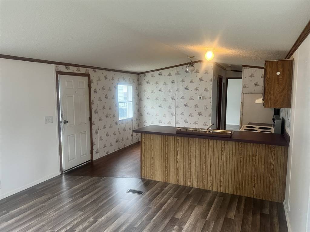 Auburn, MA 01501,751 Washington St #33