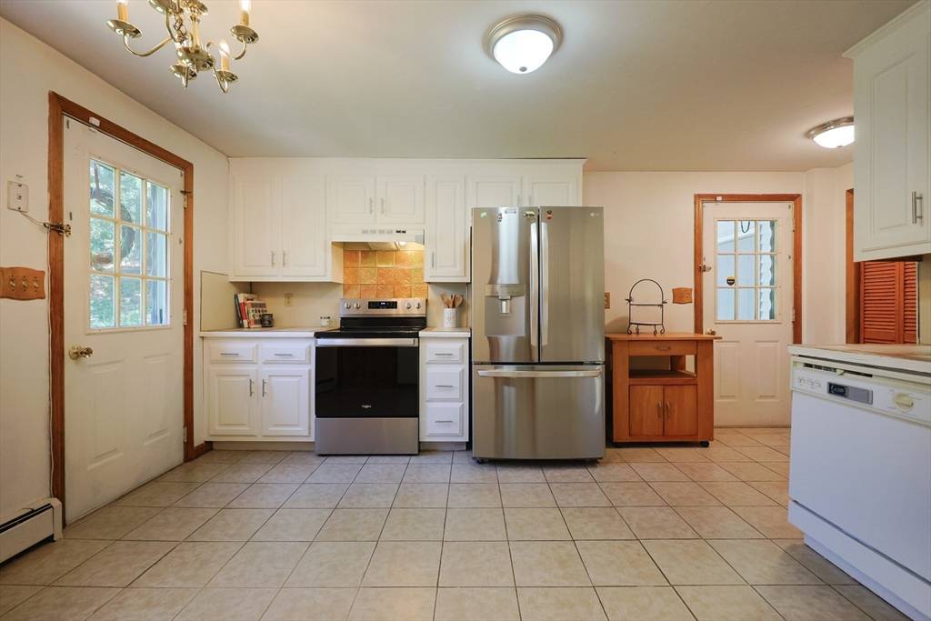 Plainville, MA 02762,439 South St #A