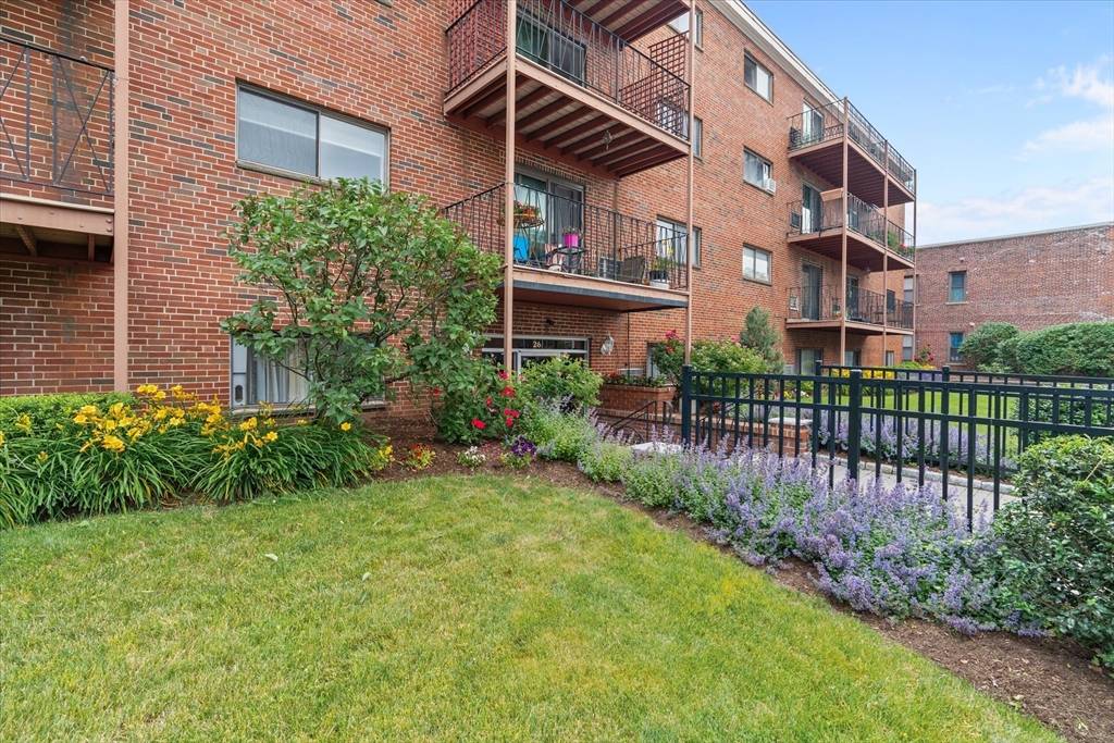 Boston, MA 02135,26 Waverly St #410