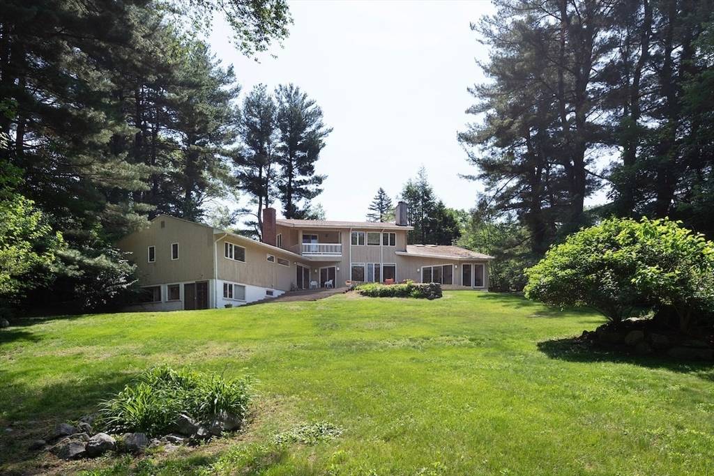 Lexington, MA 02421,7 Field Rd