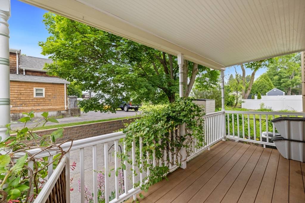 Winchester, MA 01890,9 Emerson Ct