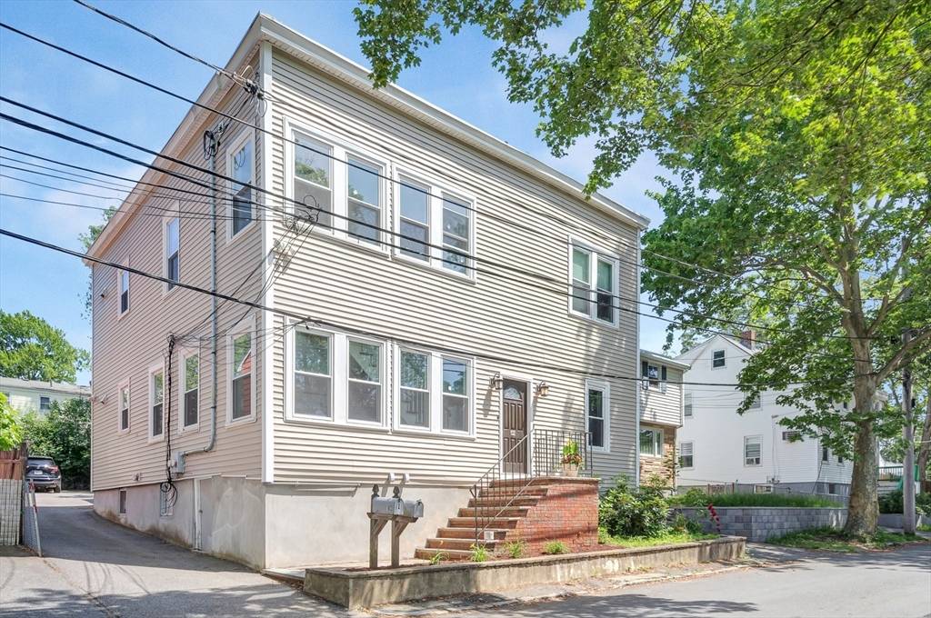 Arlington, MA 02476,132 Sylvia St #1