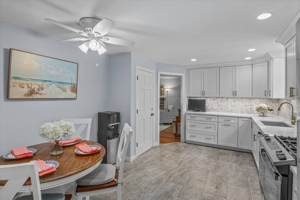 24 Stagecoach Medfield, MA 02052