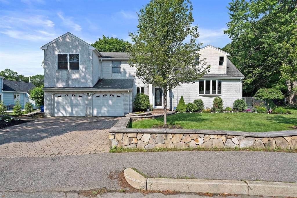 Braintree, MA 02184,7 Helen Rd