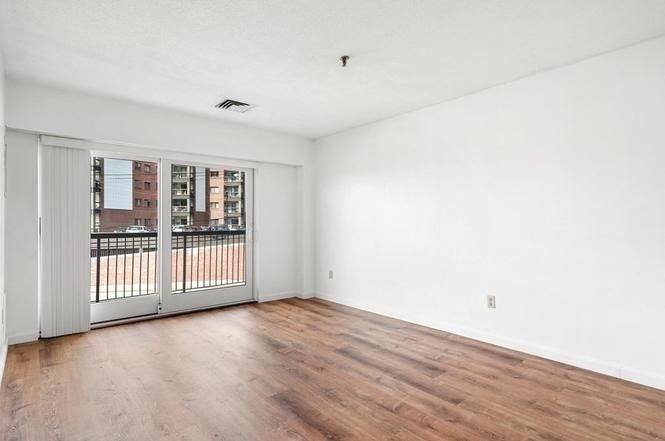 Quincy, MA 02171,133 Commander Shea Blvd #217