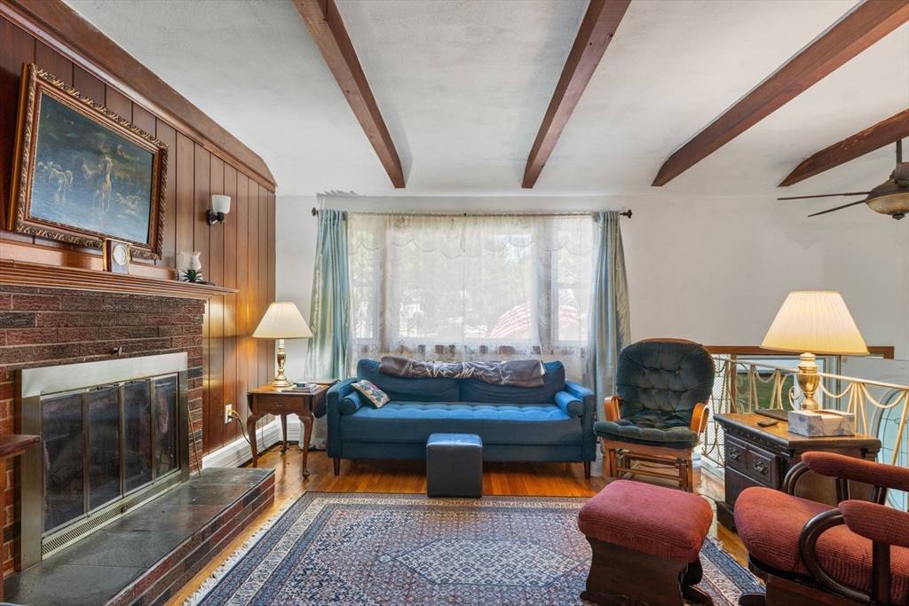 Bellingham, MA 02019,30 Stone St