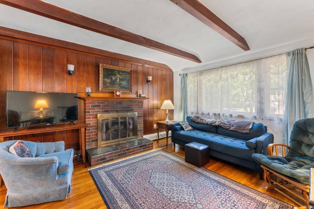 Bellingham, MA 02019,30 Stone St