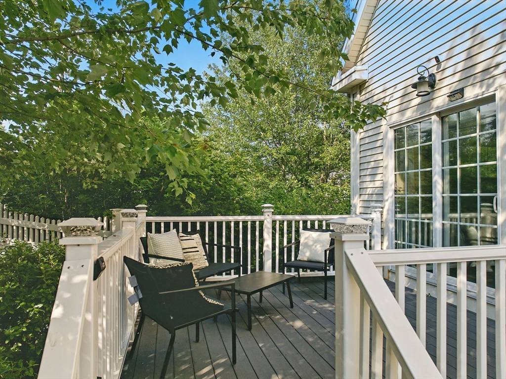 Reading, MA 01867,2 John St #2
