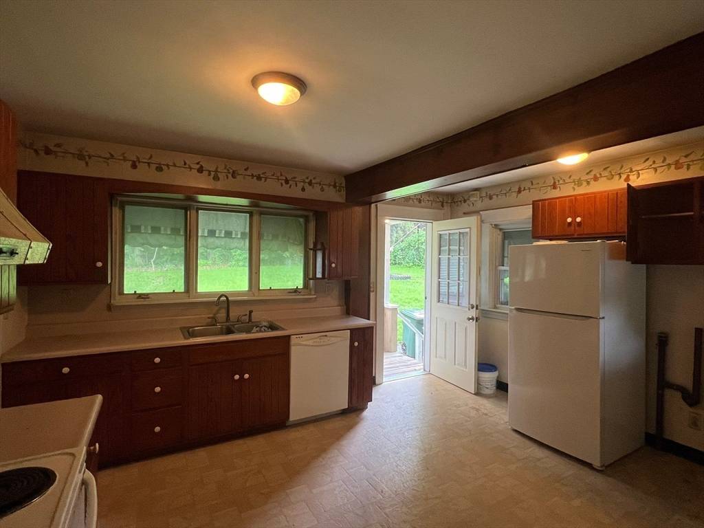 Leominster, MA 01453,163 Washington