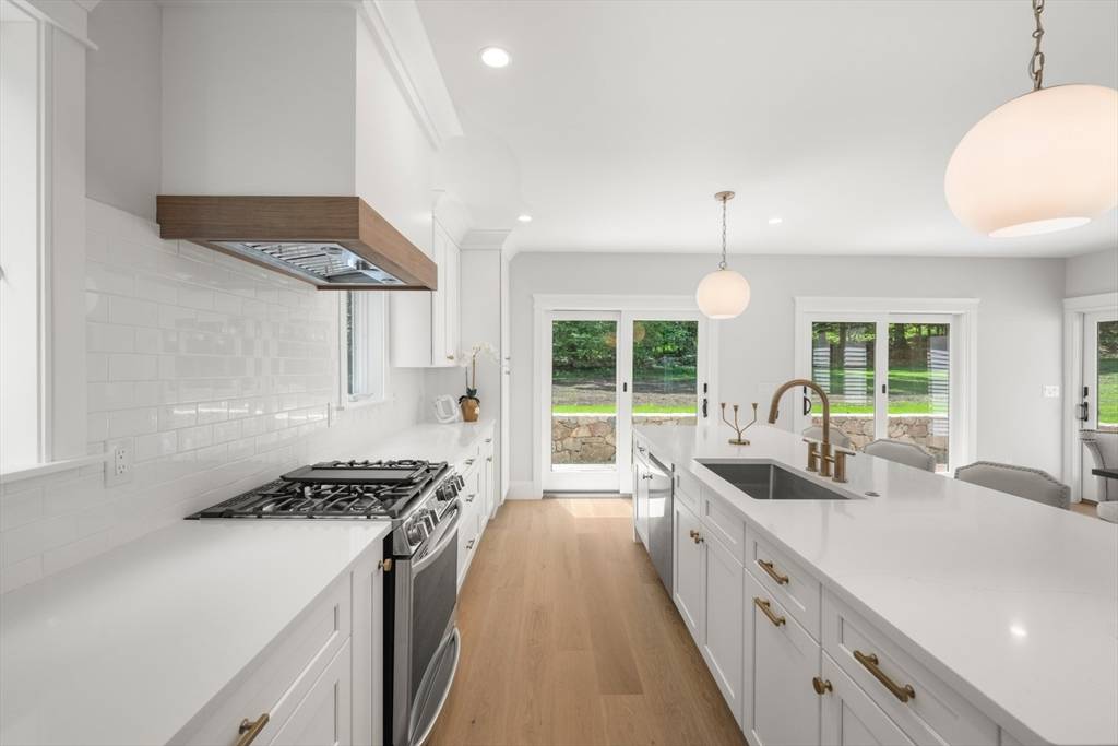 Natick, MA 01760,2 Rockwood Rd