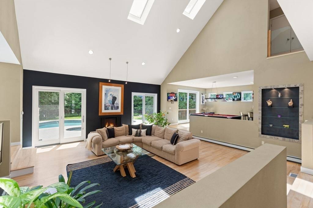 Berkley, MA 02779,28 Elm St