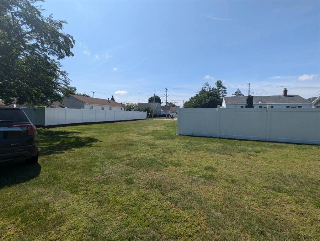 Pawtucket, RI 02861,21 Pommenville St