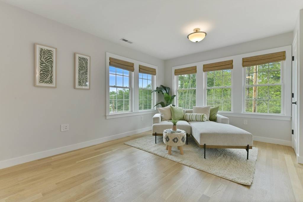 Arlington, MA 02474,176 Medford St #176