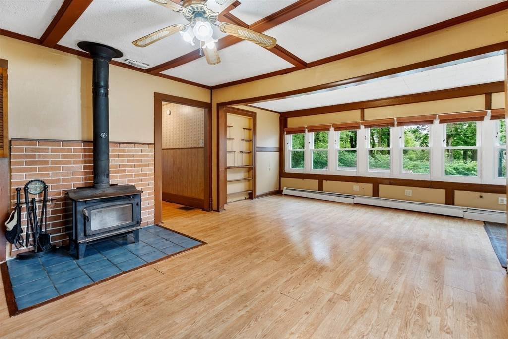 47 Rockdale Ave Lynn, MA 01904