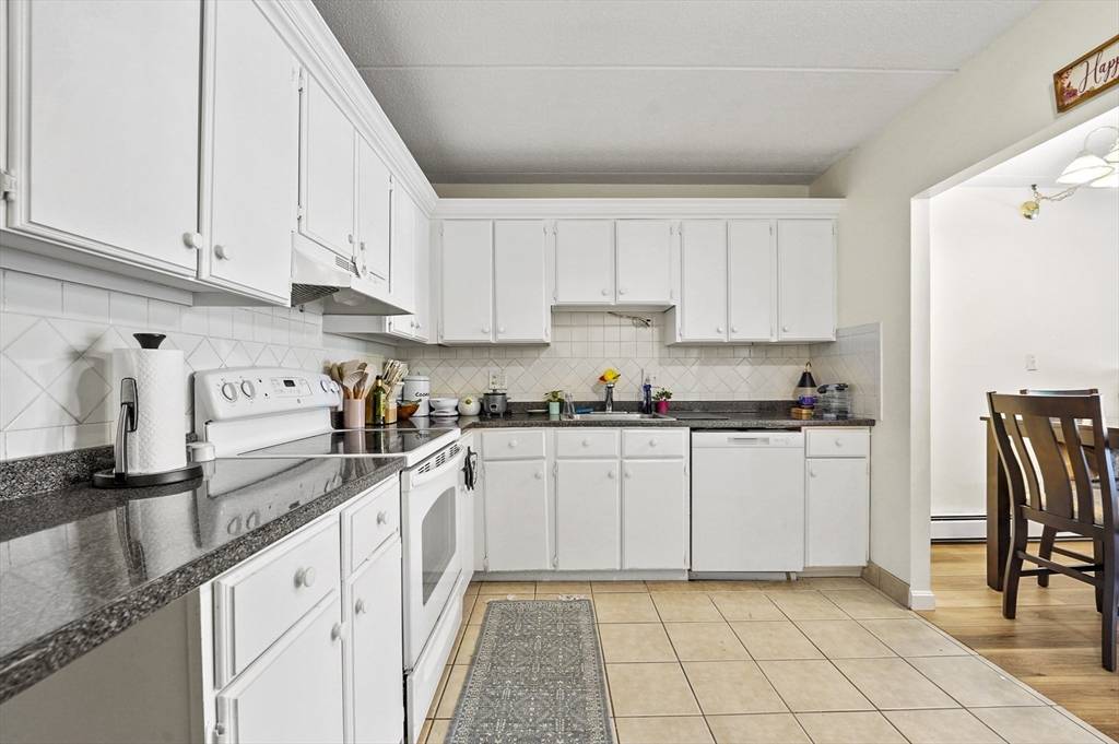 Woburn, MA 01801,80 North Warren Street #14