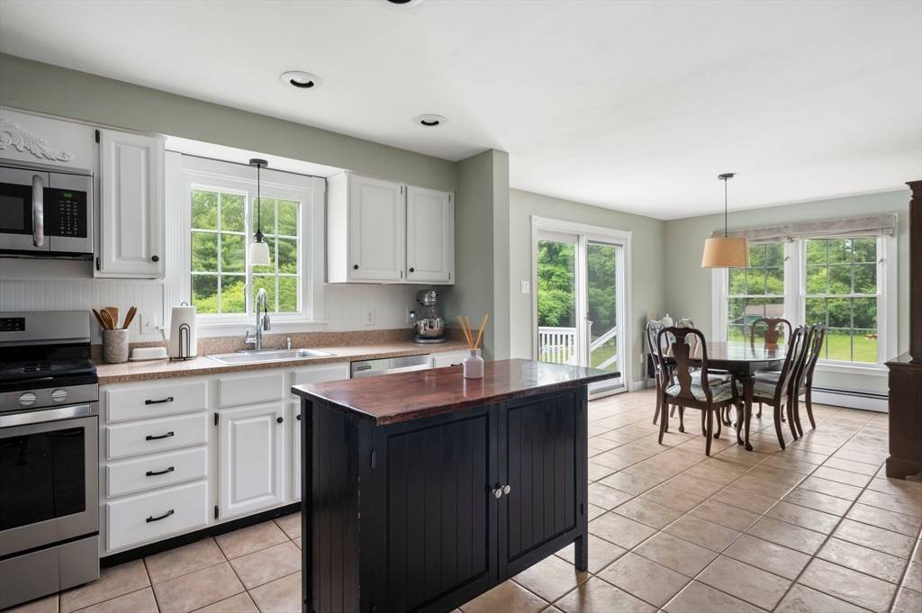 Pembroke, MA 02359,405 School St