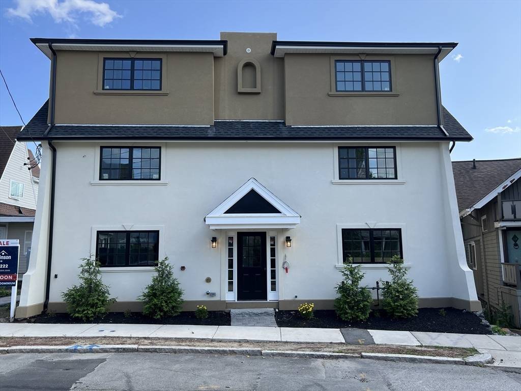 Melrose, MA 02176,8 Crystal Street #3