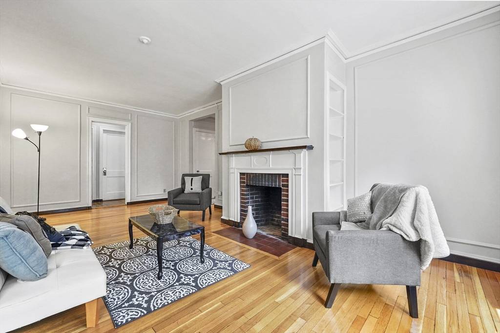 Cambridge, MA 02140,3 Arlington Street #7