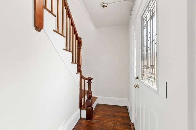 Gloucester, MA 01930,9 Foster Street #1