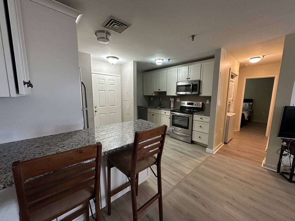 Quincy, MA 02171,90 Quincy Shore Dr #311