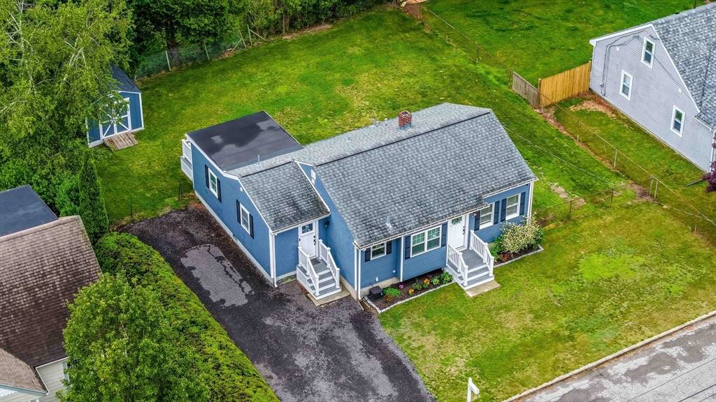 Acushnet, MA 02743,14 Oliveira Ave