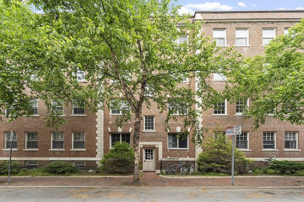 Cambridge, MA 02138,21 Chauncy St #3