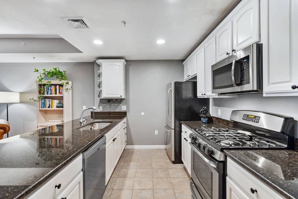 North Attleboro, MA 02763,140 Commonwealth Ave #12